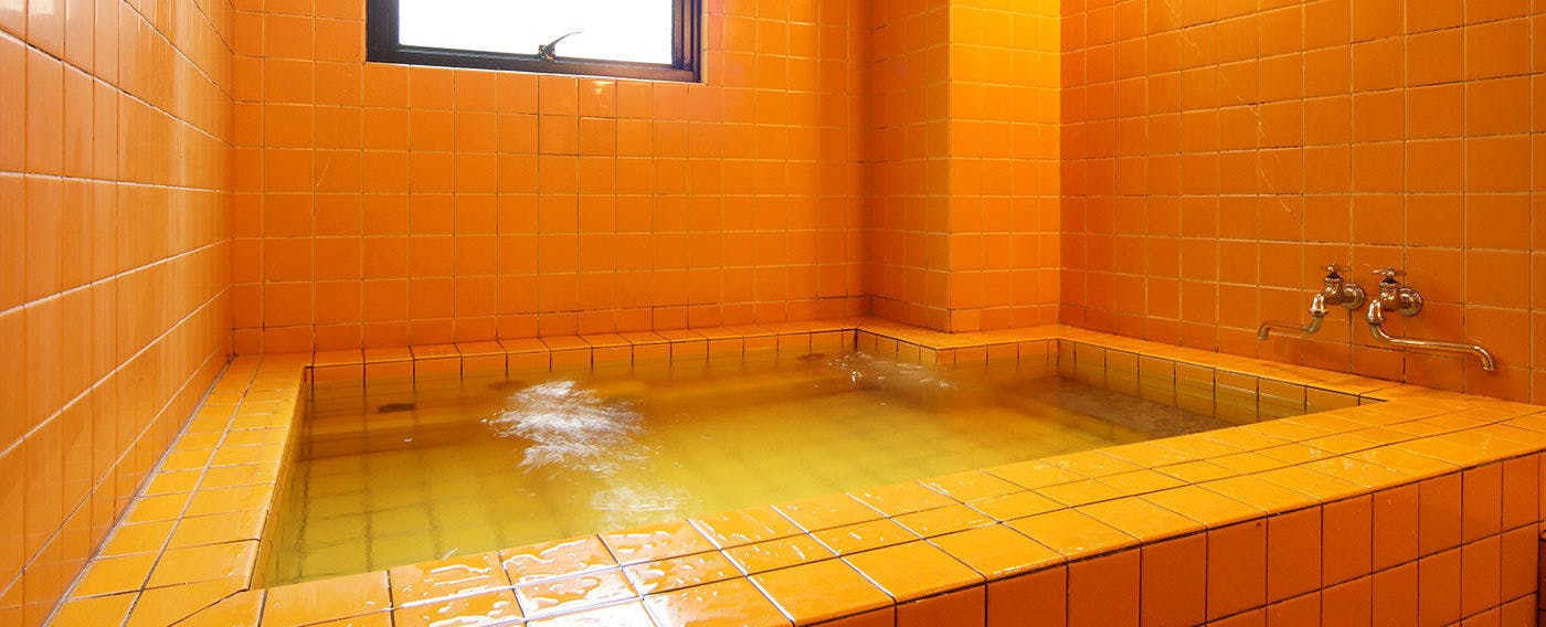 น้ำพุร้อนและอ่างอาบน้ำ