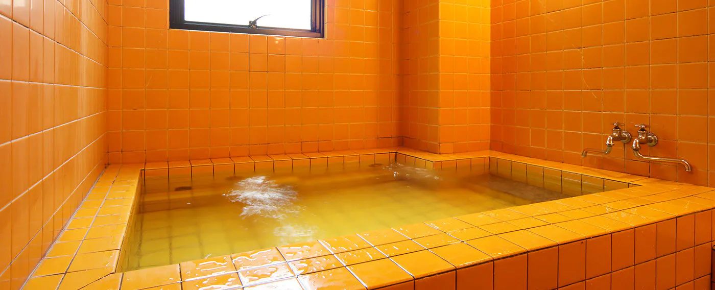 น้ำพุร้อนและอ่างอาบน้ำ