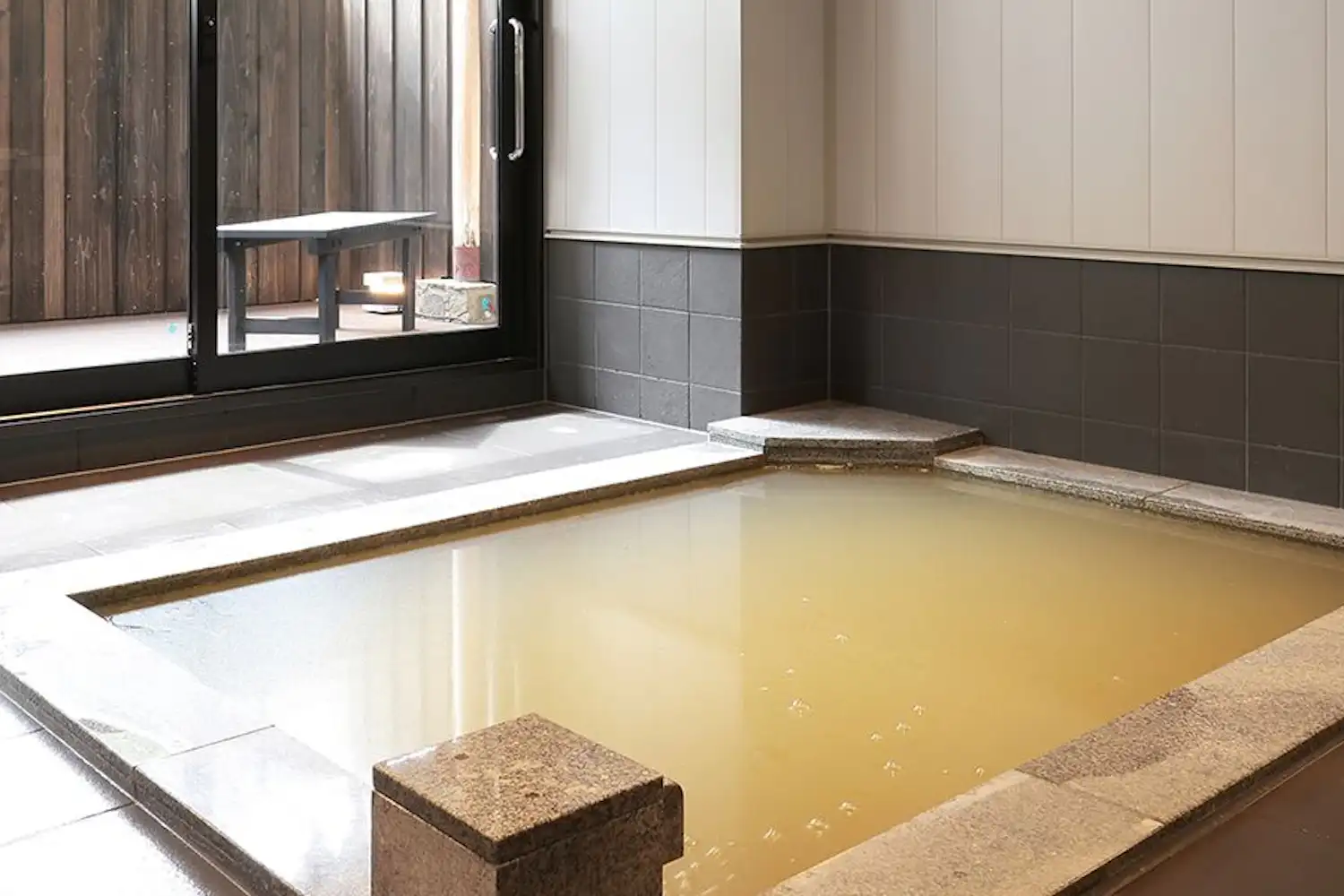 น้ำพุร้อน