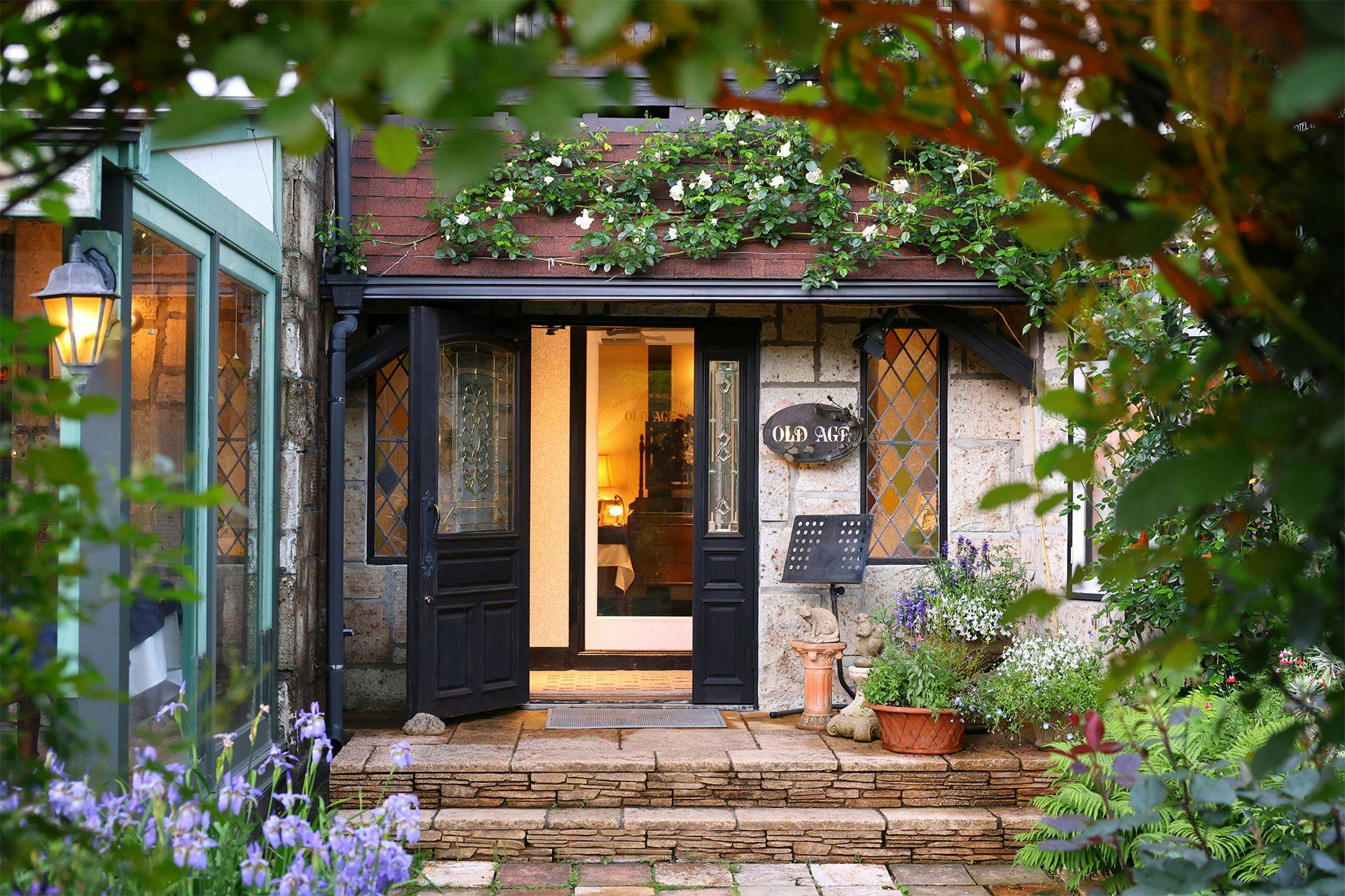 ภายนอกอาคาร