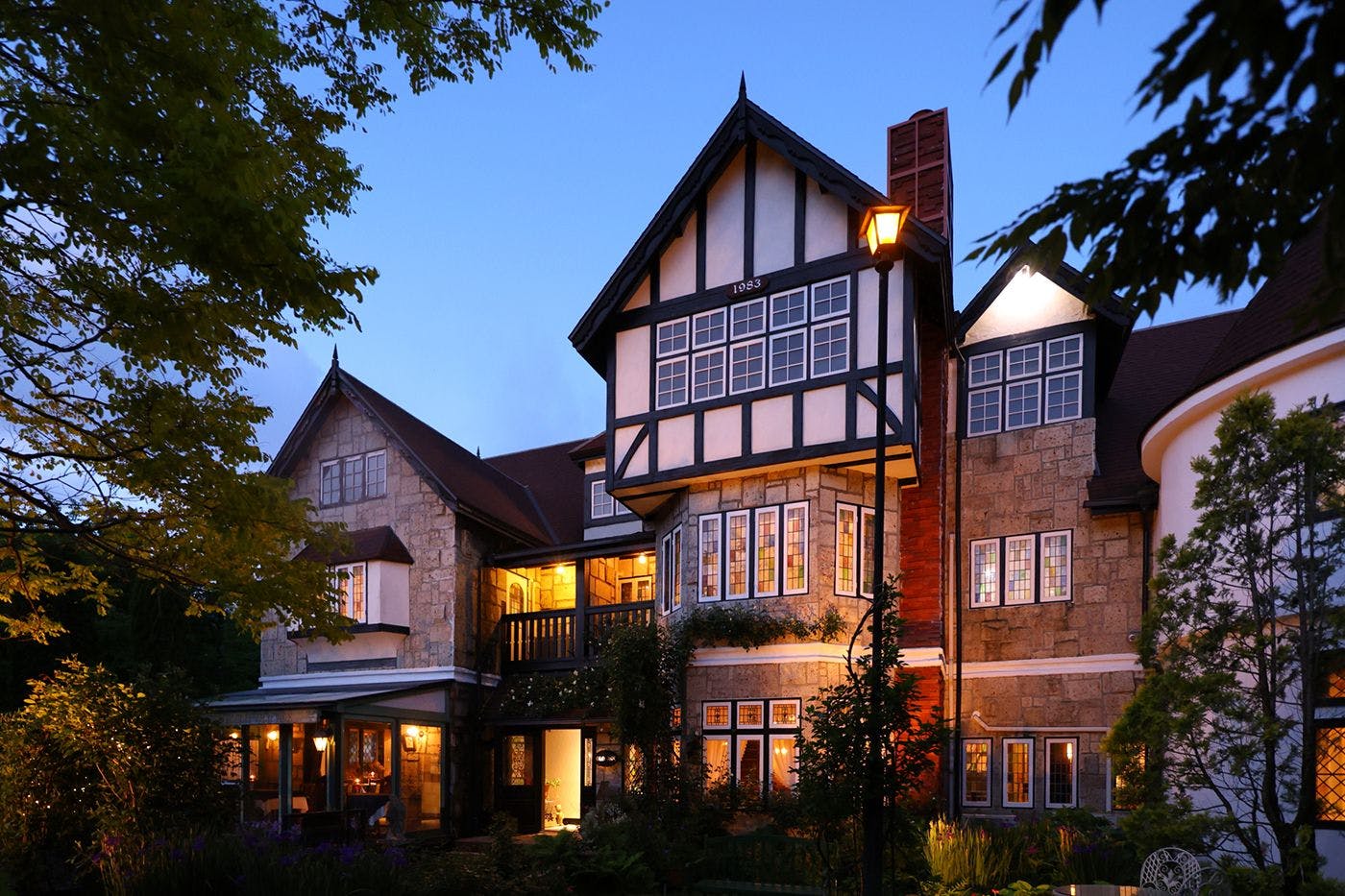 โรงแรมขนาดเล็กและร้านอาหาร โอลด์เอจ