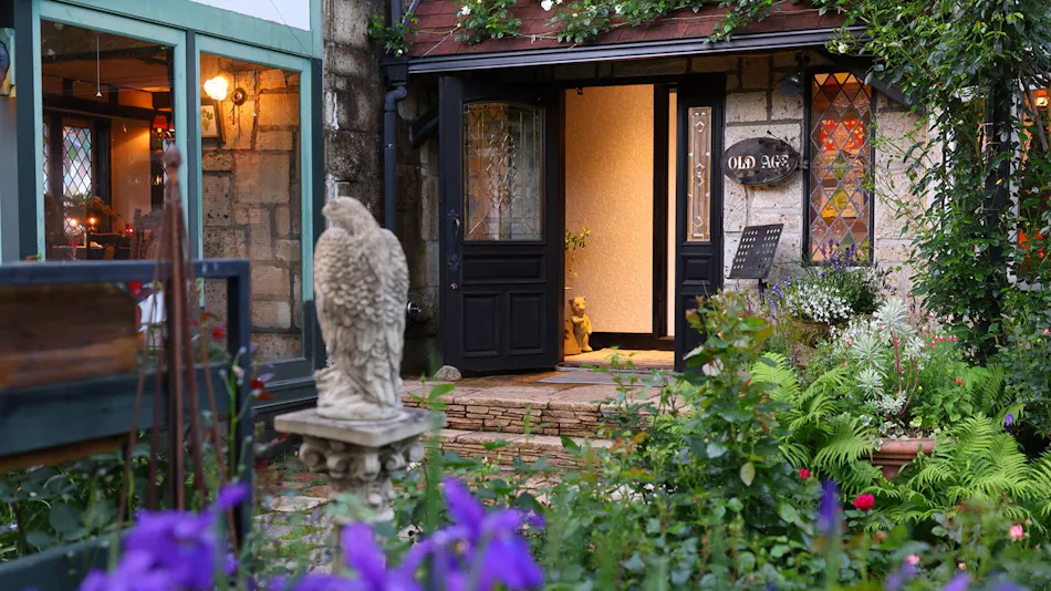 Petit Hotel & Restaurant Old Age