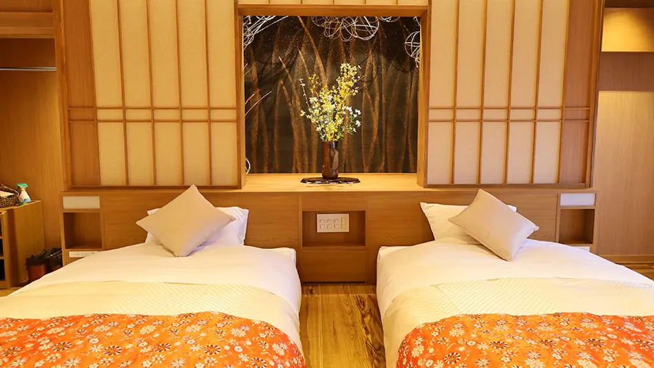 The Abode of Okinato and Ouna: Taketori Monogatari Inn