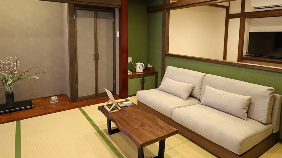 The Abode of Okinato and Ouna: Taketori Monogatari Inn