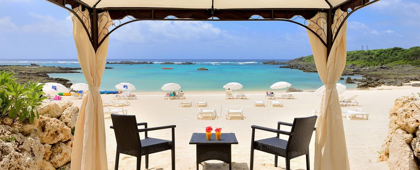 シギラビーチハウスでは、テント式のカバナはもちろん、マリンレンタル用品などもご用意。