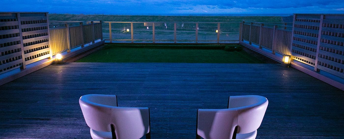 【ห้องพัก】ระเบียงไม้