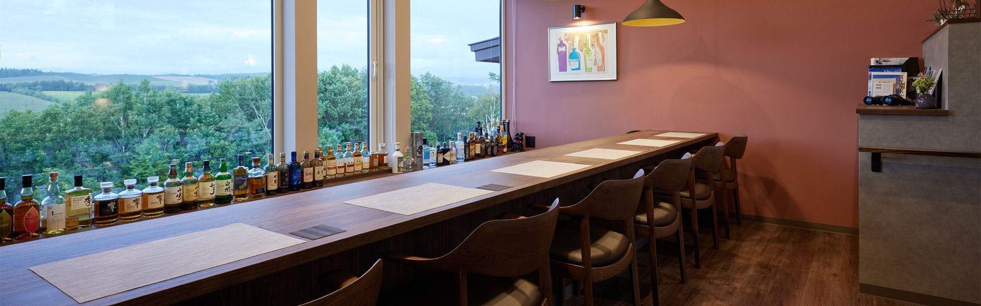 ร้านอาหารและบาร์