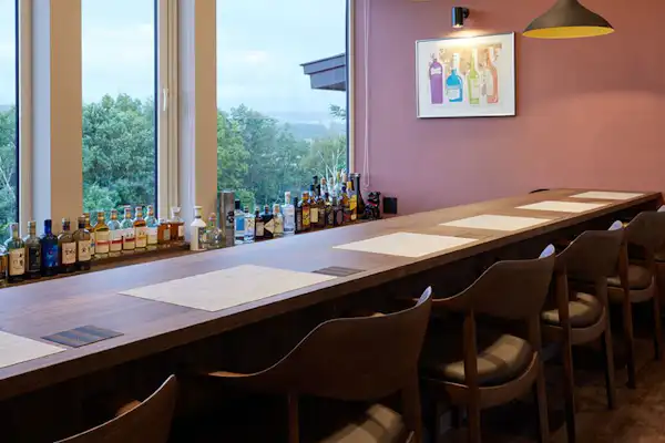 ร้านอาหารและบาร์