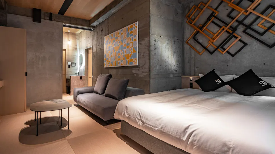 1HOTEL
