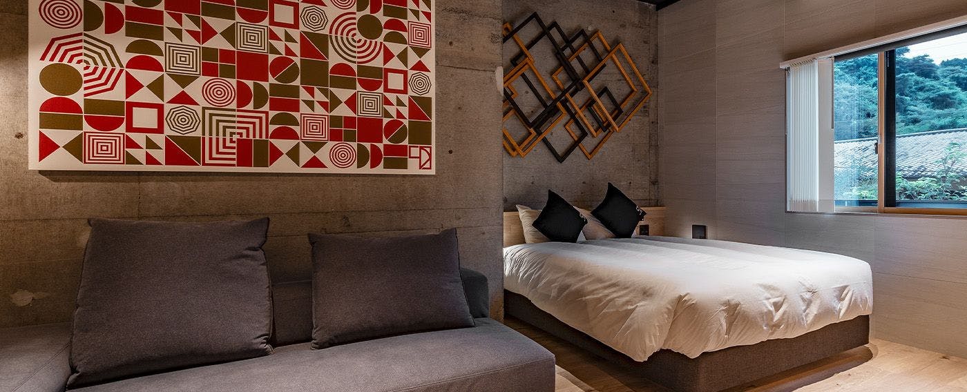 1HOTEL