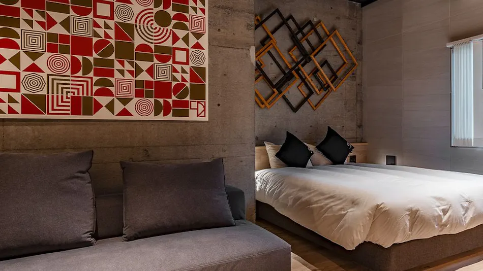 1HOTEL