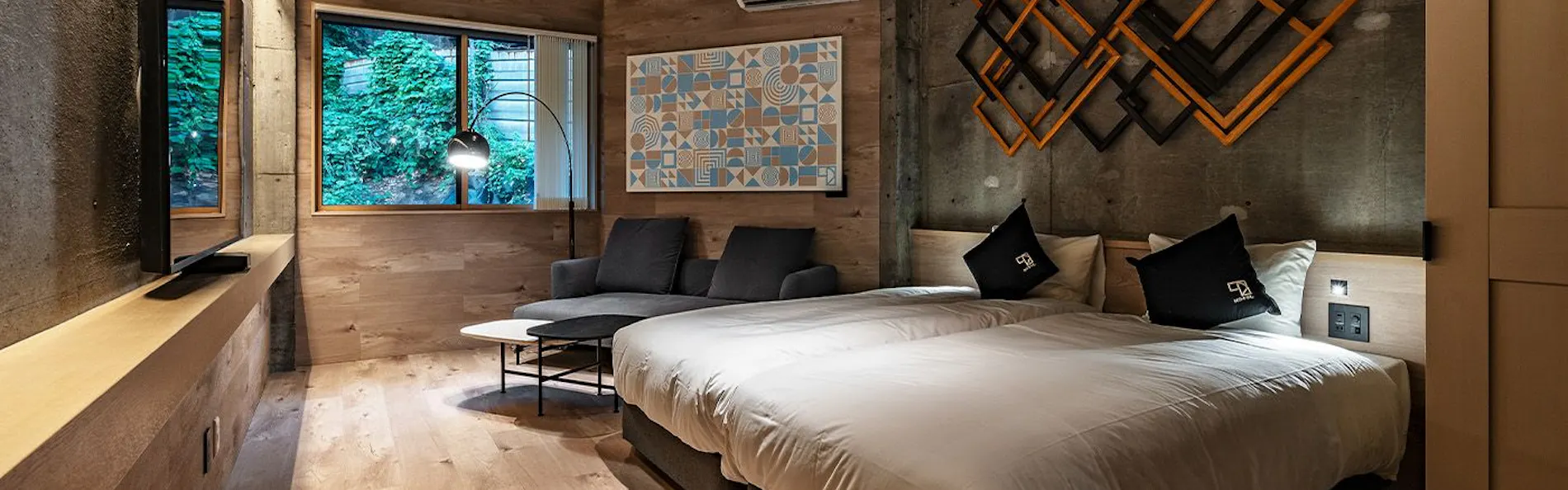 1HOTEL