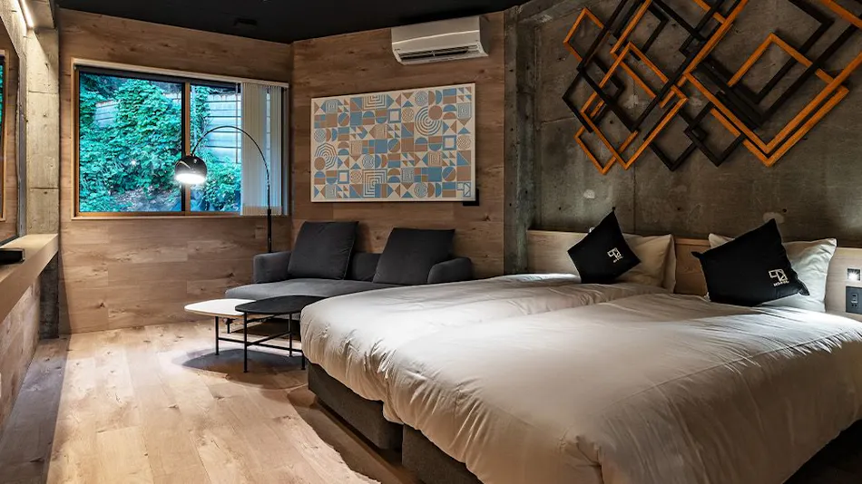 1HOTEL