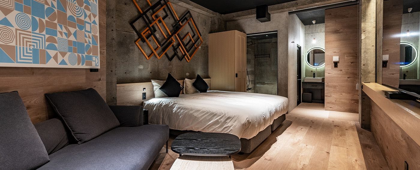 1HOTEL
