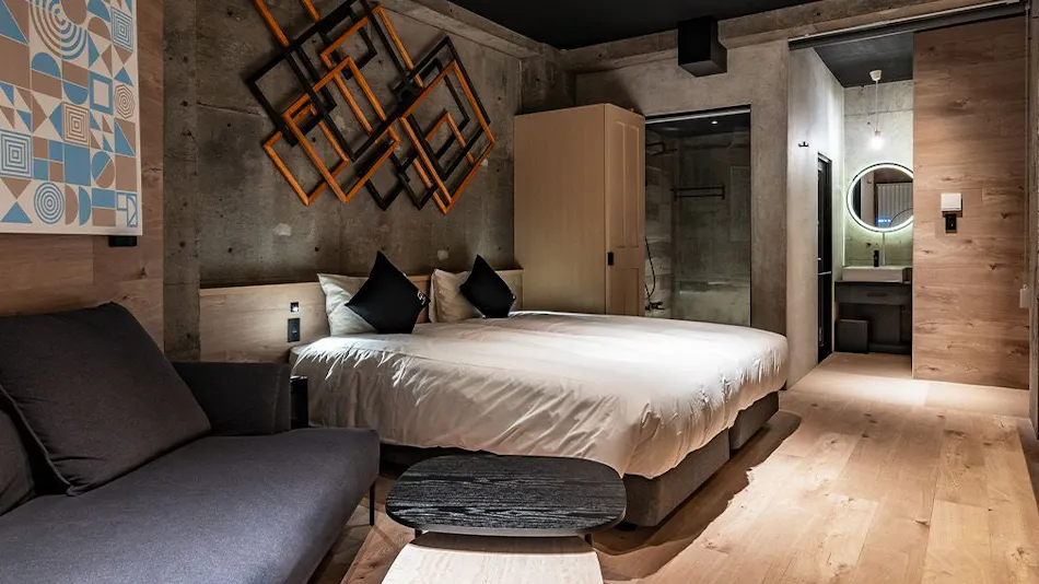 1HOTEL
