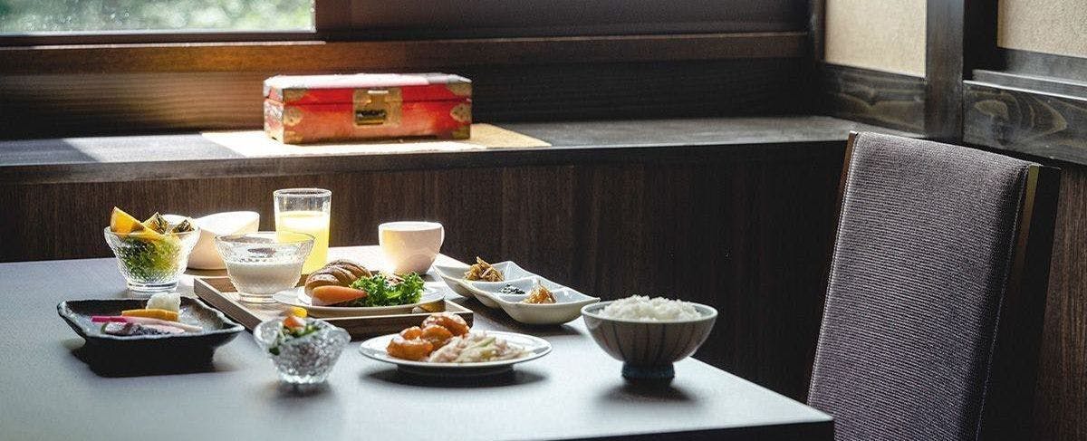 朝食