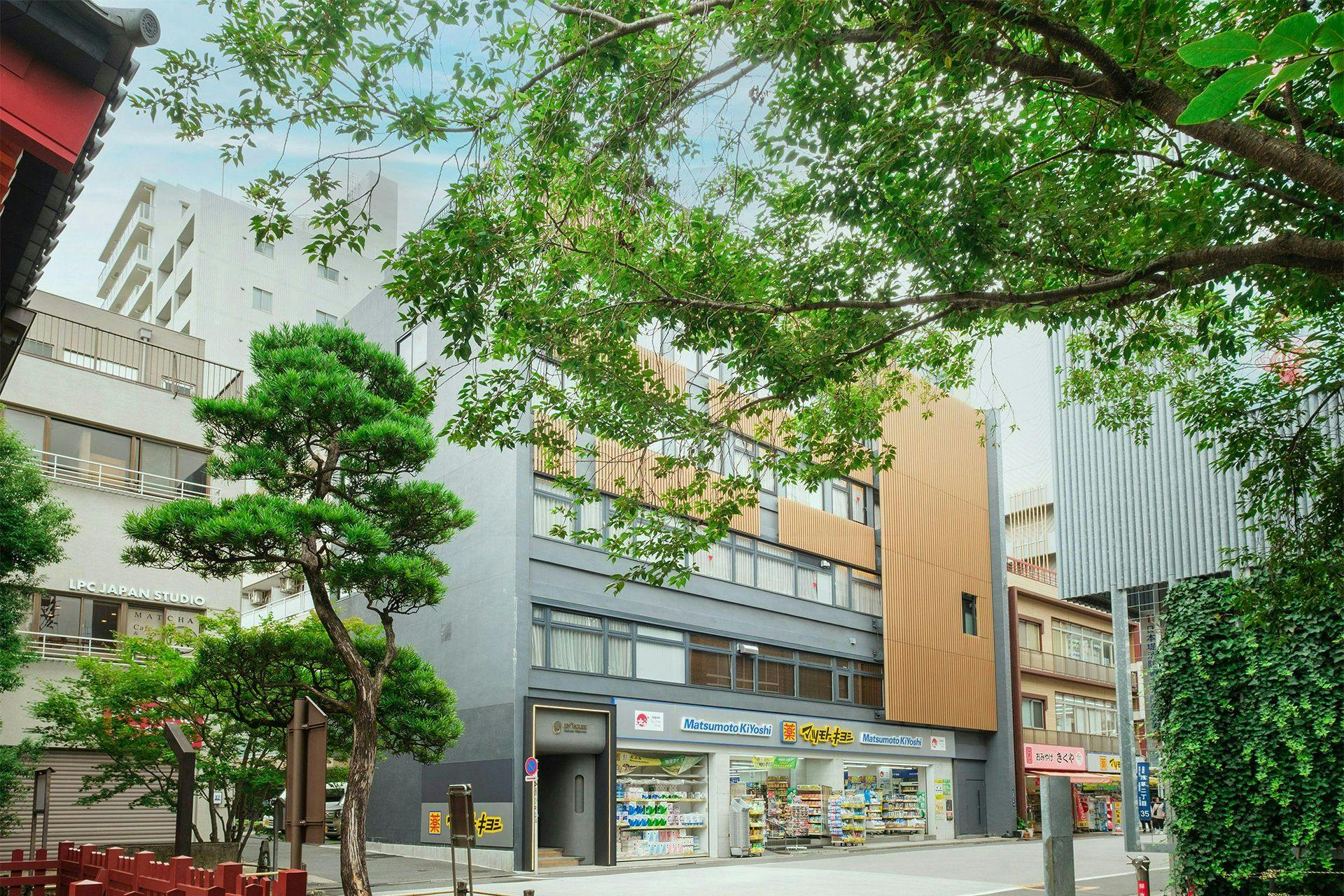 EN The HOUSE Asakusa Nitenmon