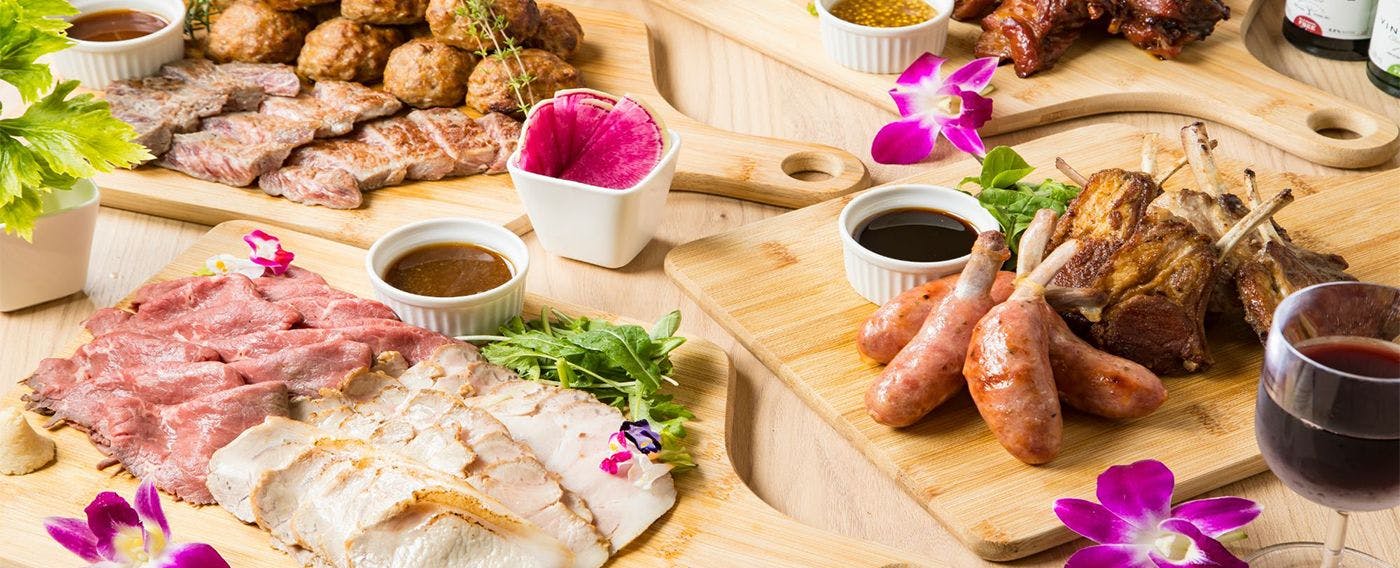 朝夕ともメニュー豊富なバイキングで食べ＆飲み放題！