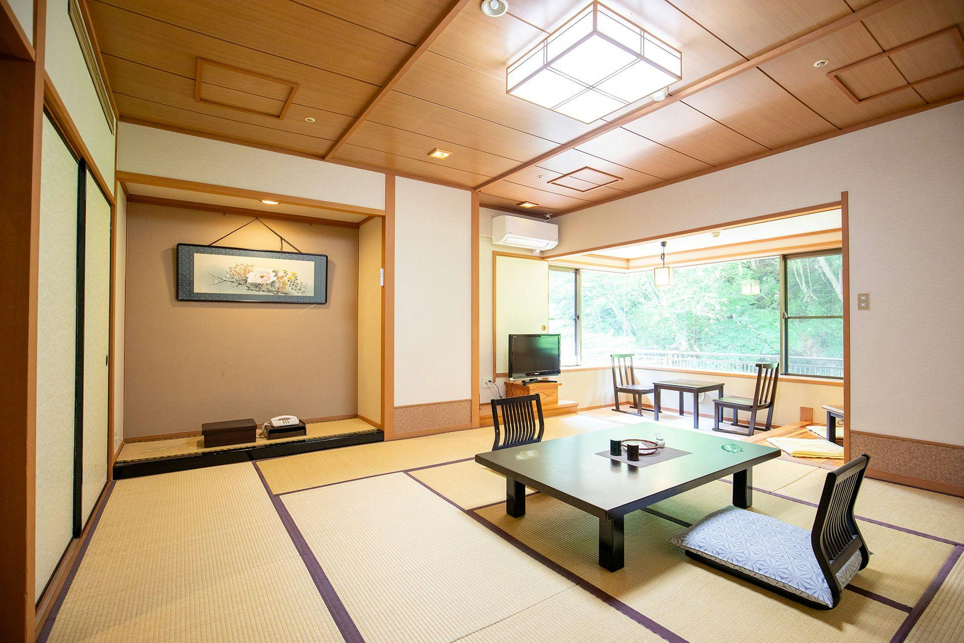 四万温泉　やまぐち館