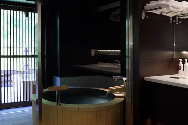 น้ำพุร้อน 2