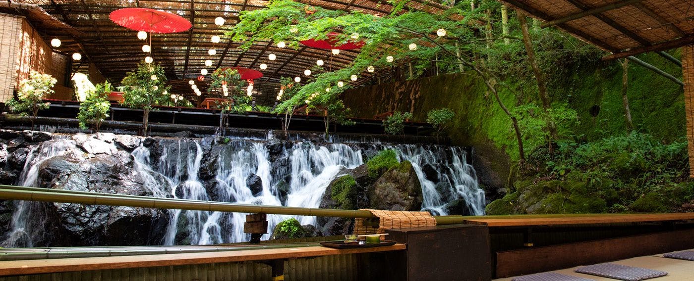 川床料理「流しそうめん」