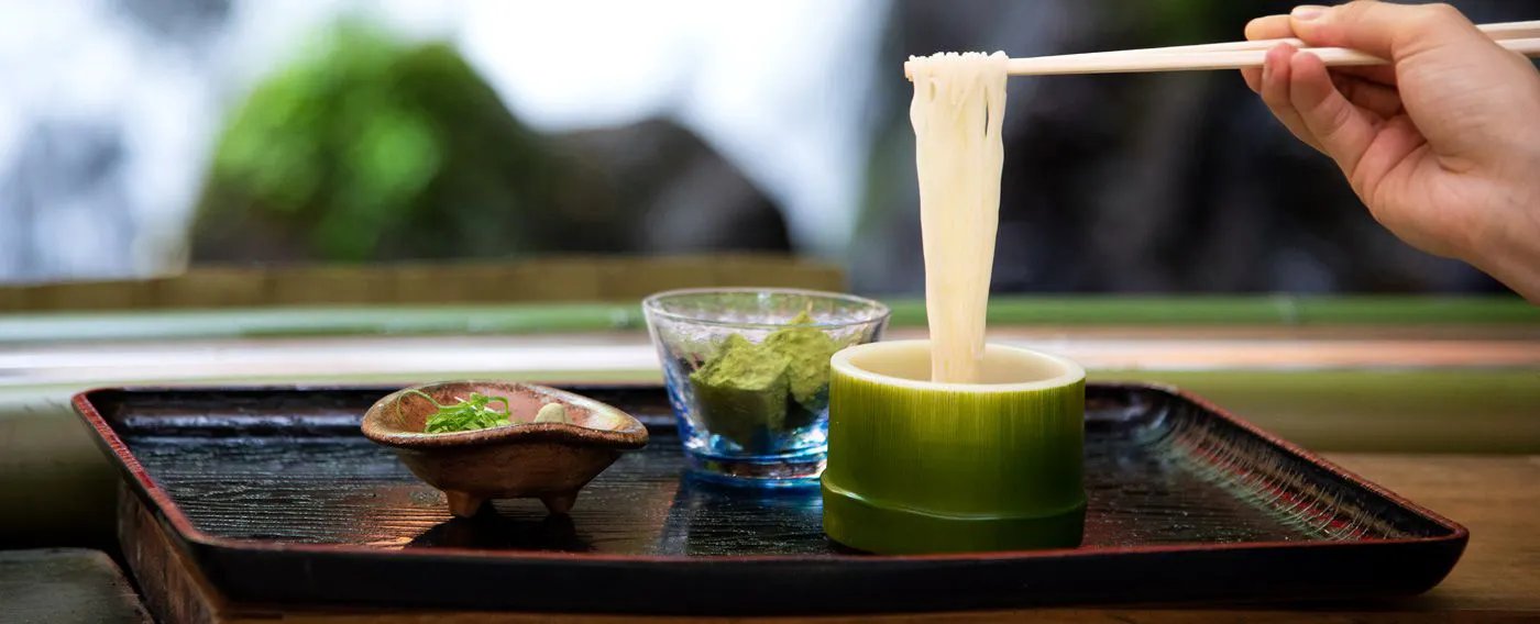 川床料理「流しそうめん」