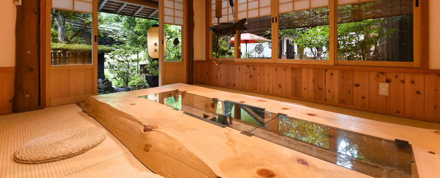 食事処「囲炉裏部屋」個室