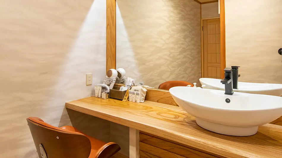 Kawazu Nanadaru Keiryu Onsen Saryo Mizumari