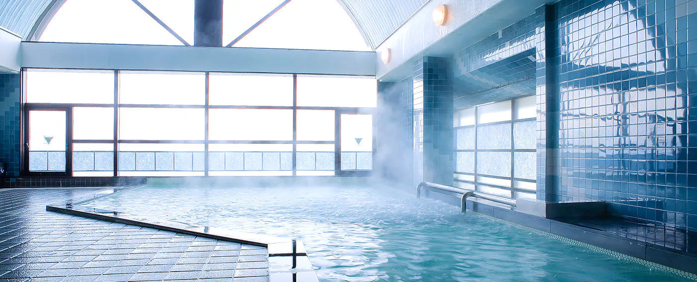 Mata air panas dan mandi