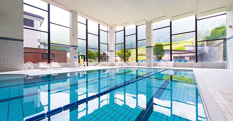 สระว่ายน้ำ