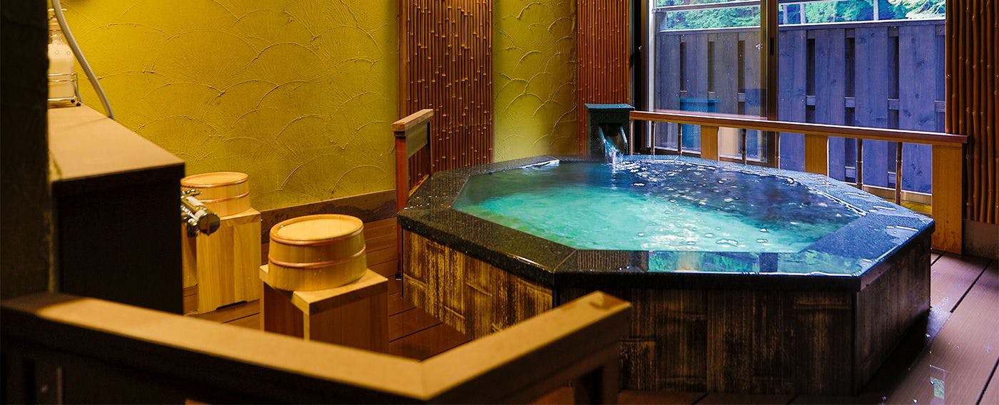 น้ำพุร้อนและอ่างอาบน้ำ