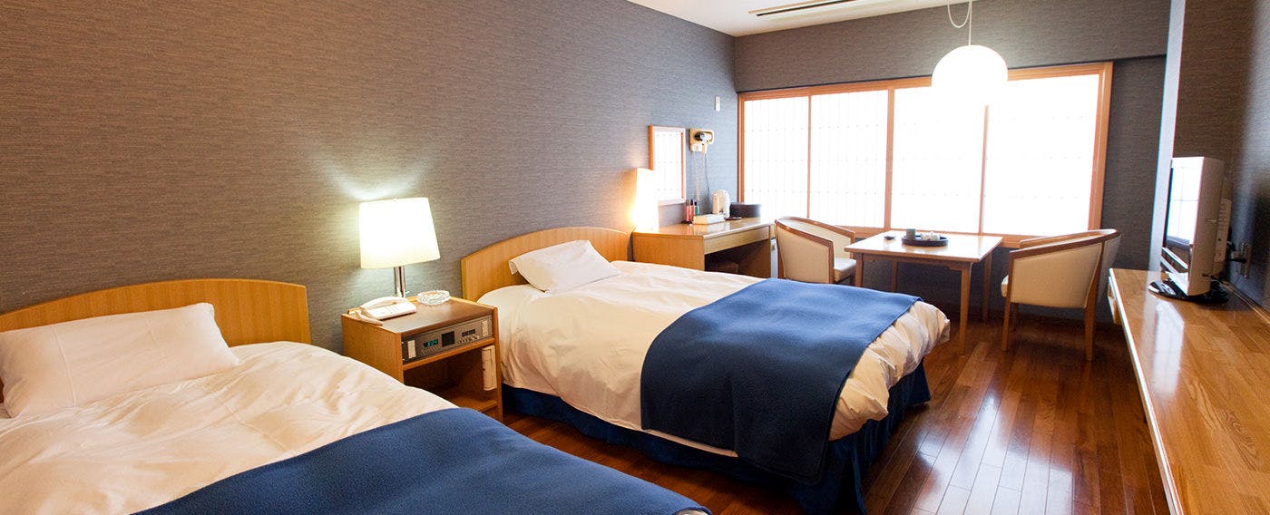 Sansuien, Natural Hot Spring at the Foot of Kochi Castle