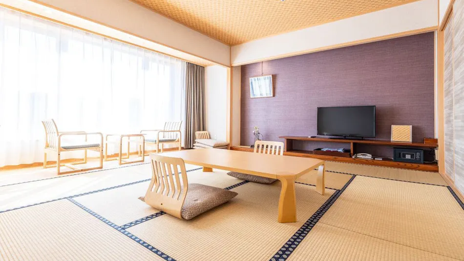 Sansuien, Natural Hot Spring at the Foot of Kochi Castle