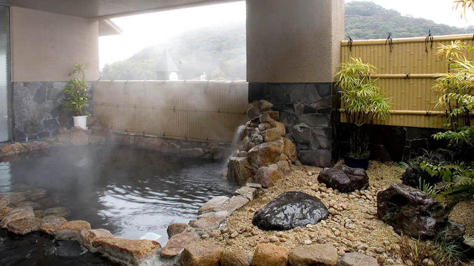 Sansuien, Natural Hot Spring at the Foot of Kochi Castle