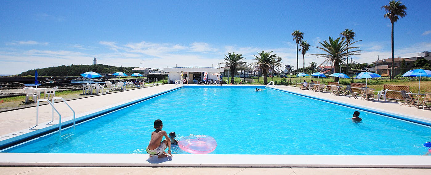 สระว่ายน้ำ