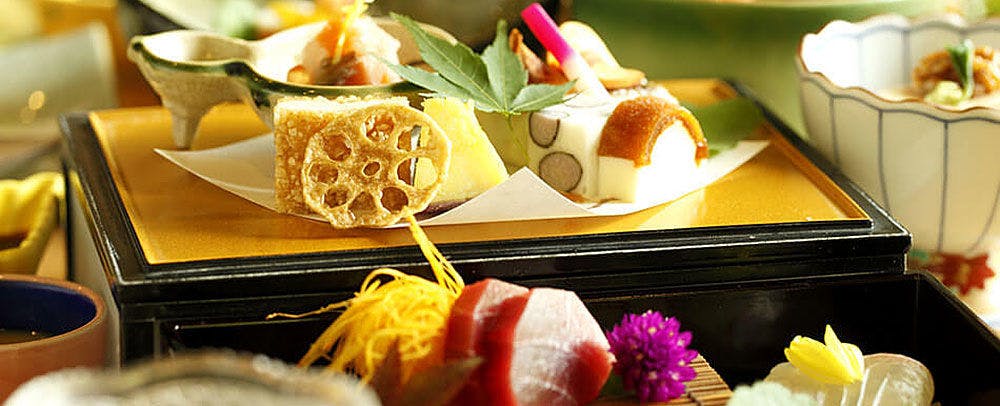 è¶³æéè³