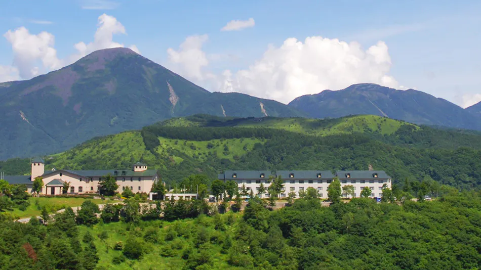 "Sky Paradise: Kurumayama Kogen Sky Park Hotel"