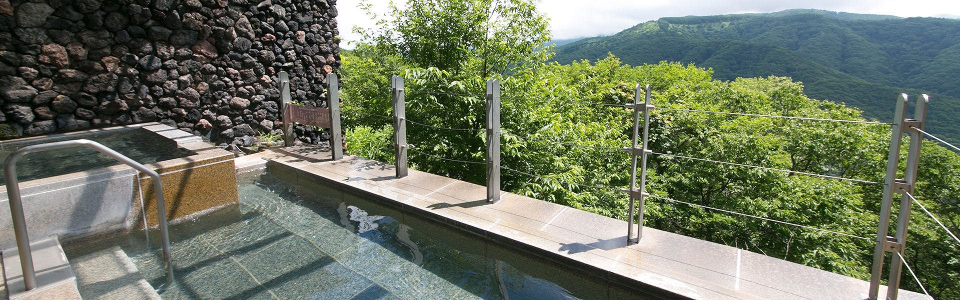 ออนเซ็นกลางแจ้งที่งดงาม 'Byu-yu'