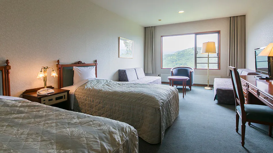 "Sky Paradise: Kurumayama Kogen Sky Park Hotel"