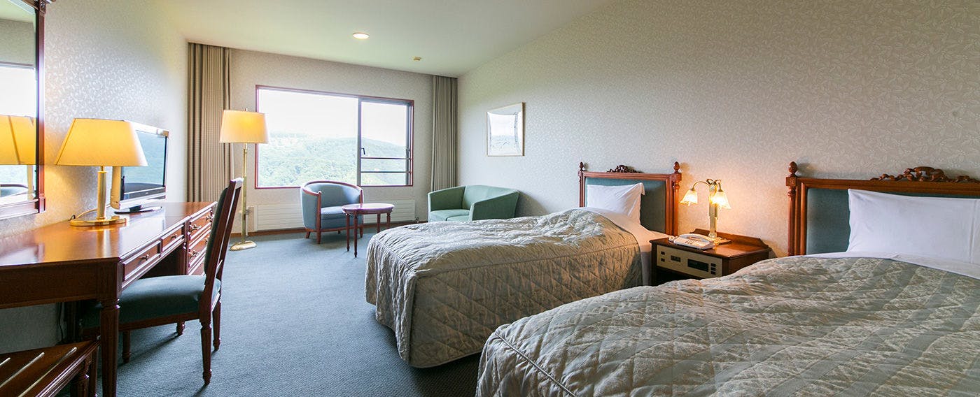 "Sky Paradise: Kurumayama Kogen Sky Park Hotel"
