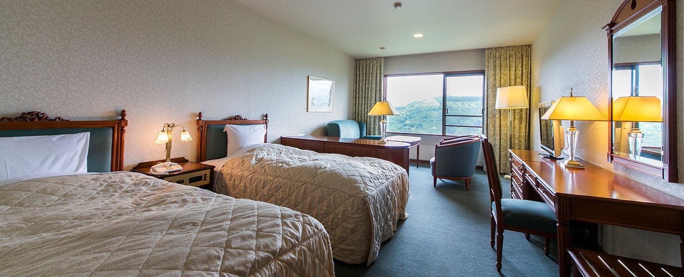 "Sky Paradise: Kurumayama Kogen Sky Park Hotel"