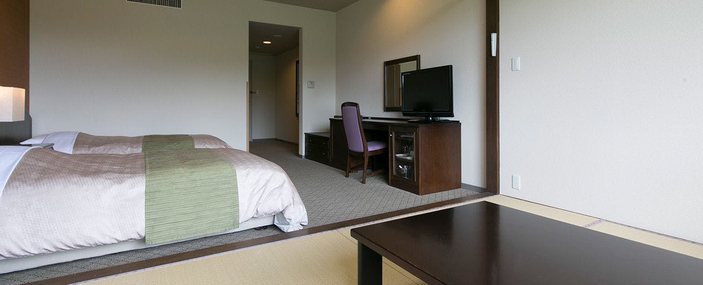 "Sky Paradise: Kurumayama Kogen Sky Park Hotel"