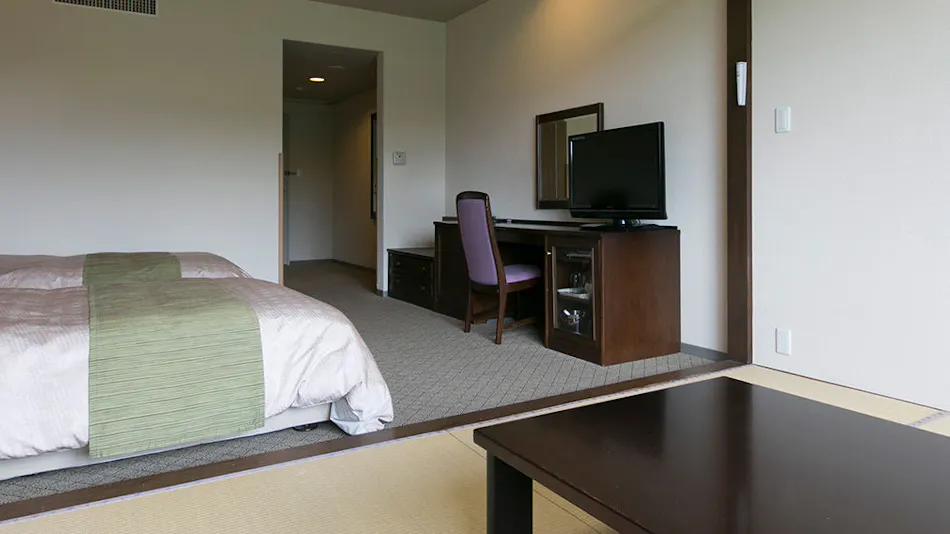 "Sky Paradise: Kurumayama Kogen Sky Park Hotel"