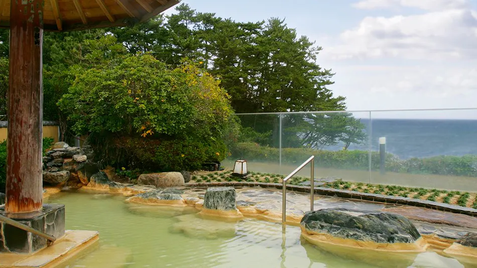 Itsura Kanko Hotel Main Building / Annex Taikanso