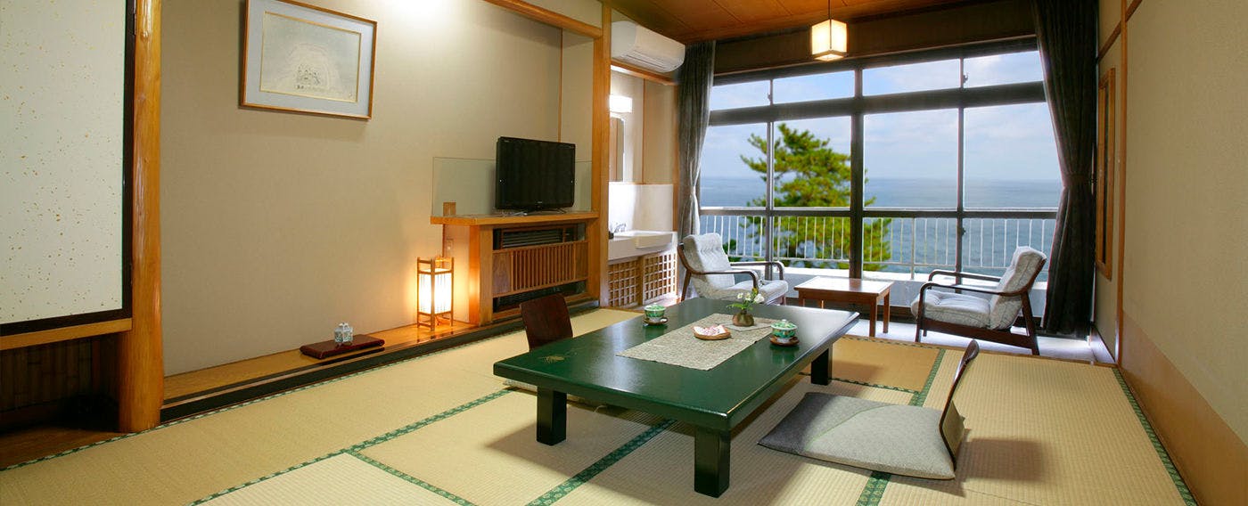 Itsura Kanko Hotel Main Building / Annex Taikanso