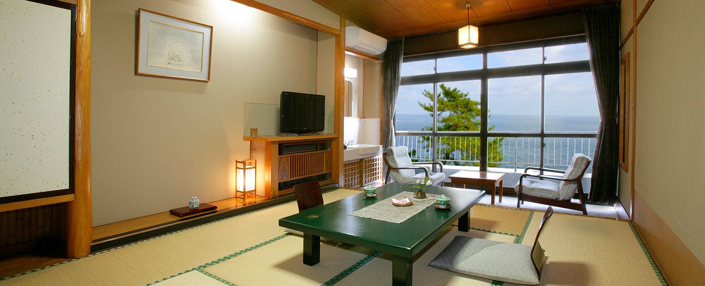 Itsura Kanko Hotel Main Building / Annex Taikanso