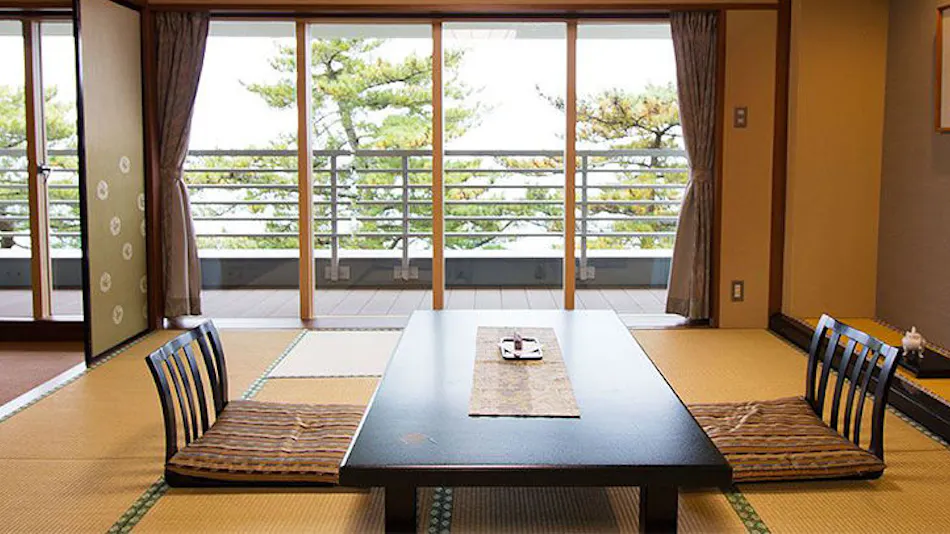 Itsura Kanko Hotel Main Building / Annex Taikanso