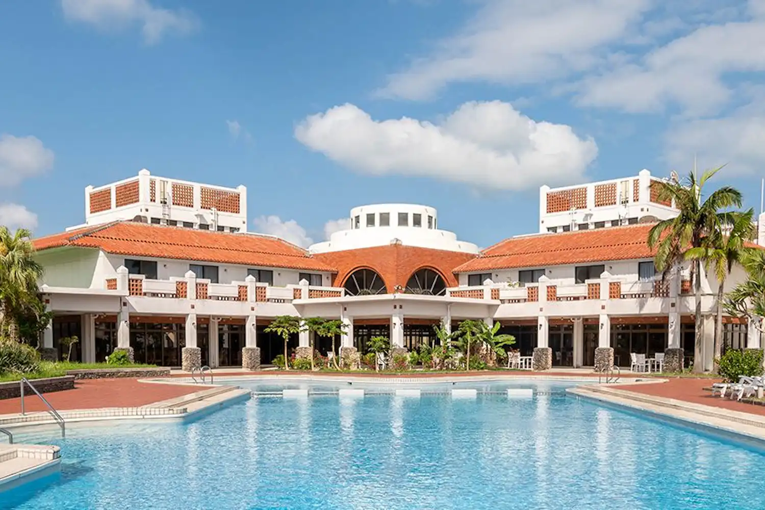 สระว่ายน้ำ