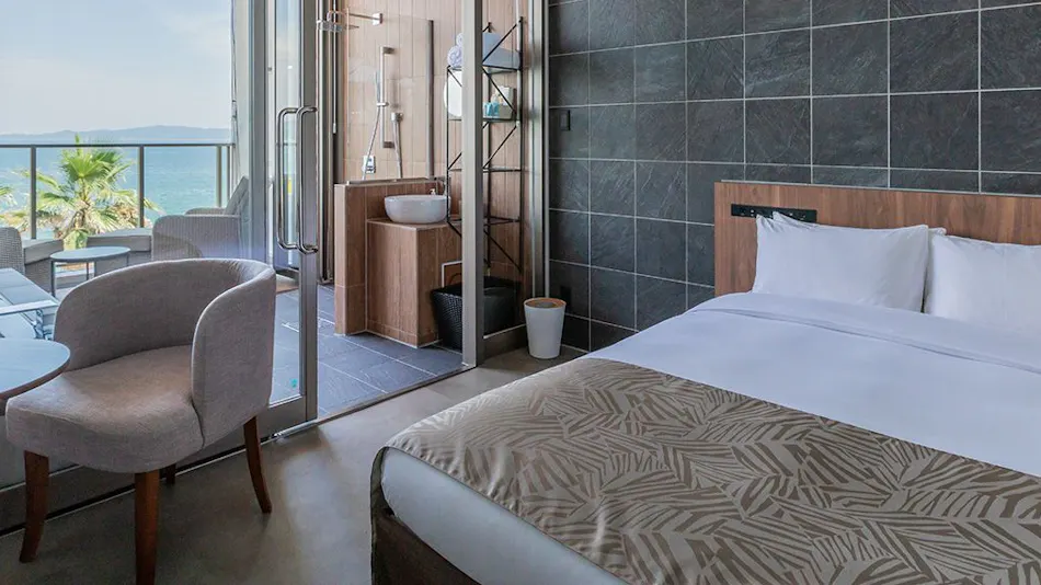 AlbaHOTEL & Glamping