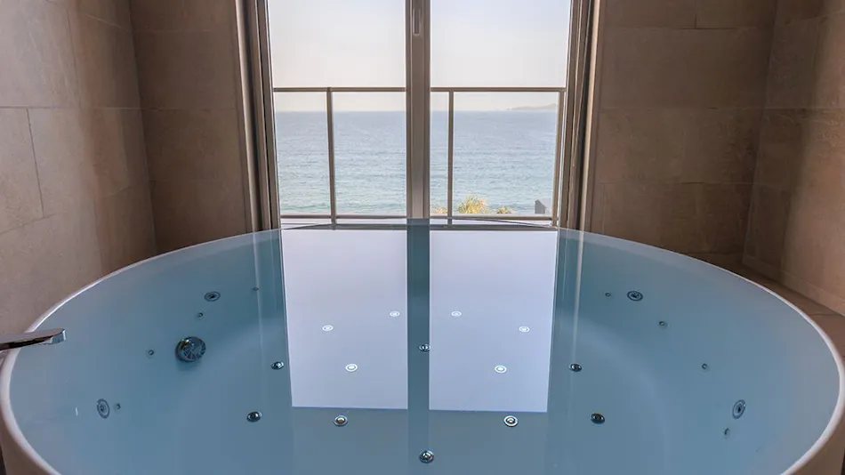 AlbaHOTEL & Glamping